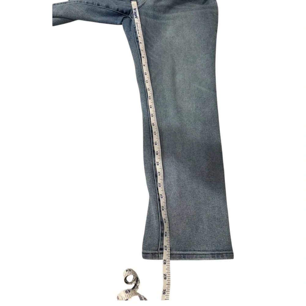 EVEREVE The Ever Straight Jeans Women’s 32 Light Wash Distressed Straight Leg